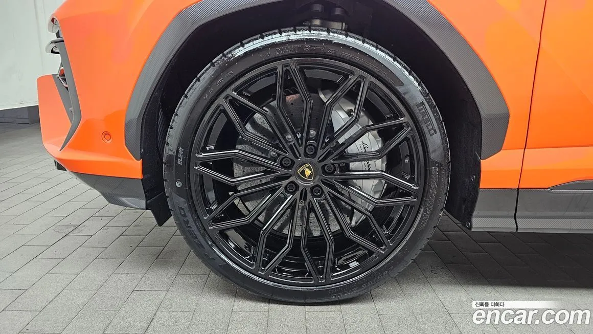 Lamborghini Urus — фото 5