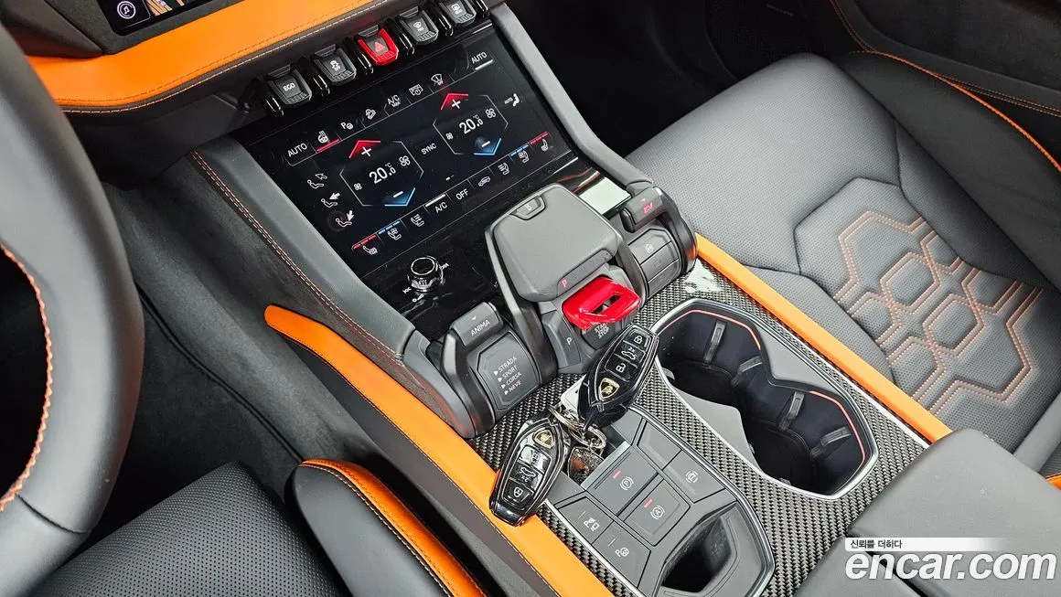 Lamborghini Urus — фото 9