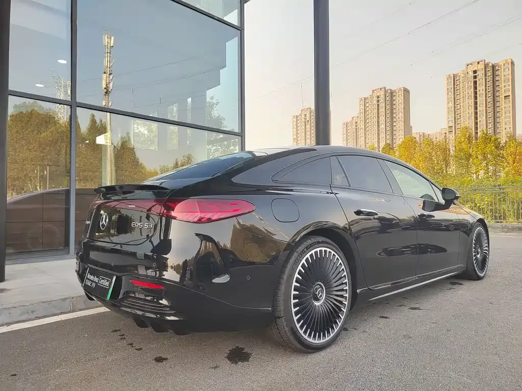 Mercedes-Benz EQS AMG — фото 4