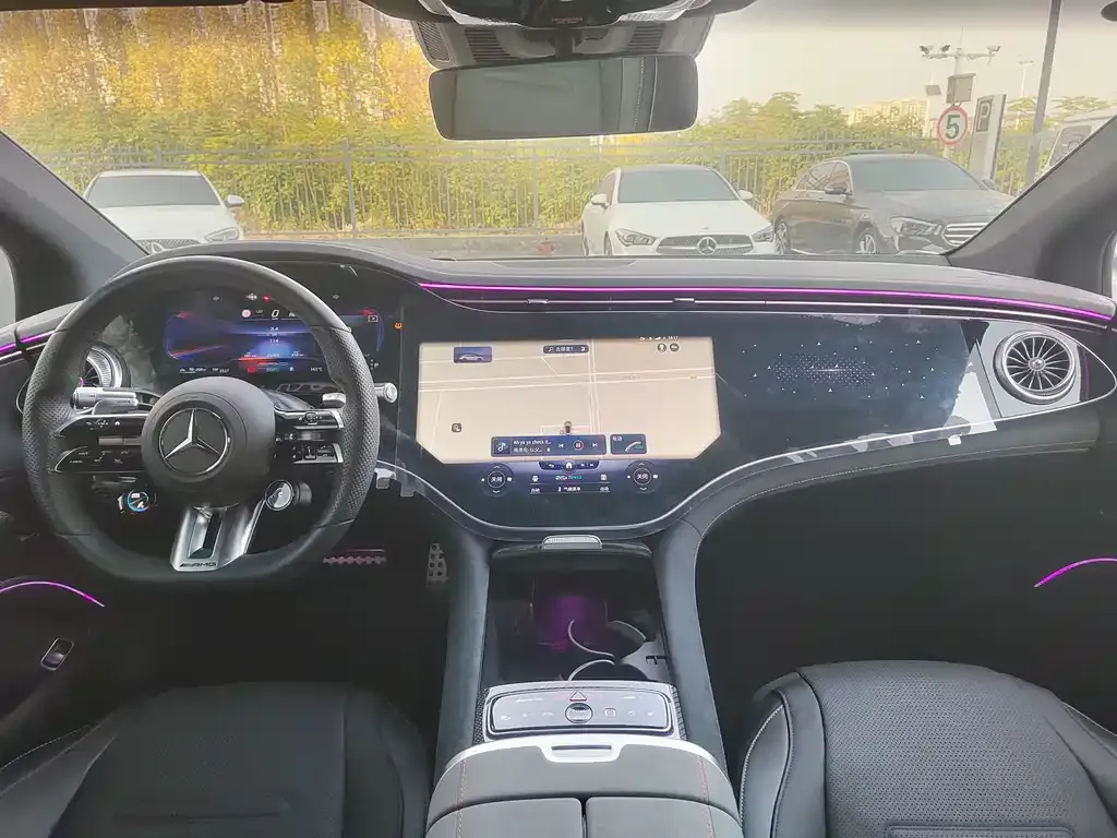 Mercedes-Benz EQS AMG — фото 8