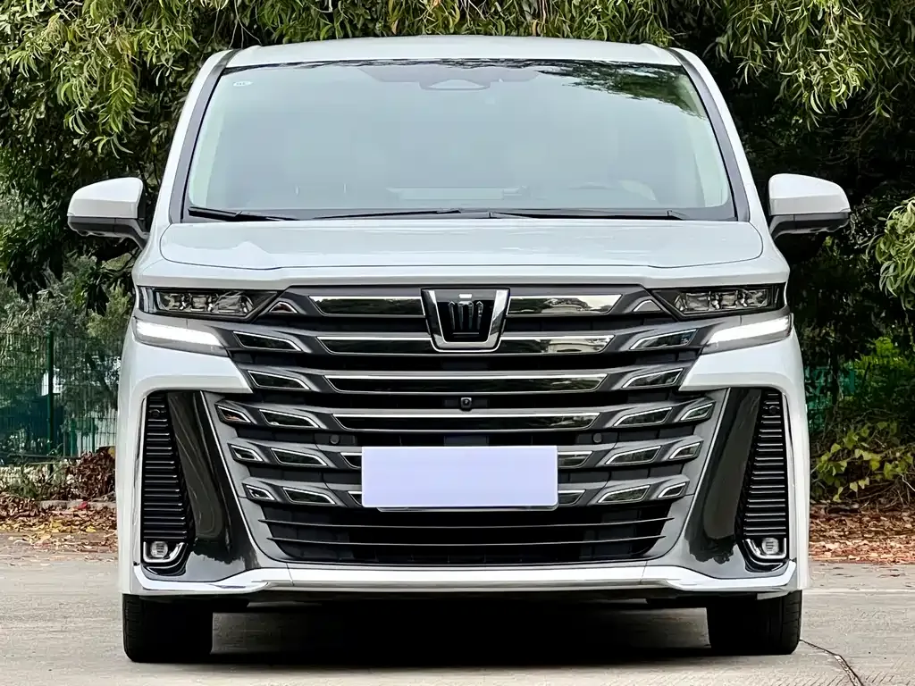 Toyota Vellfire — фото 2