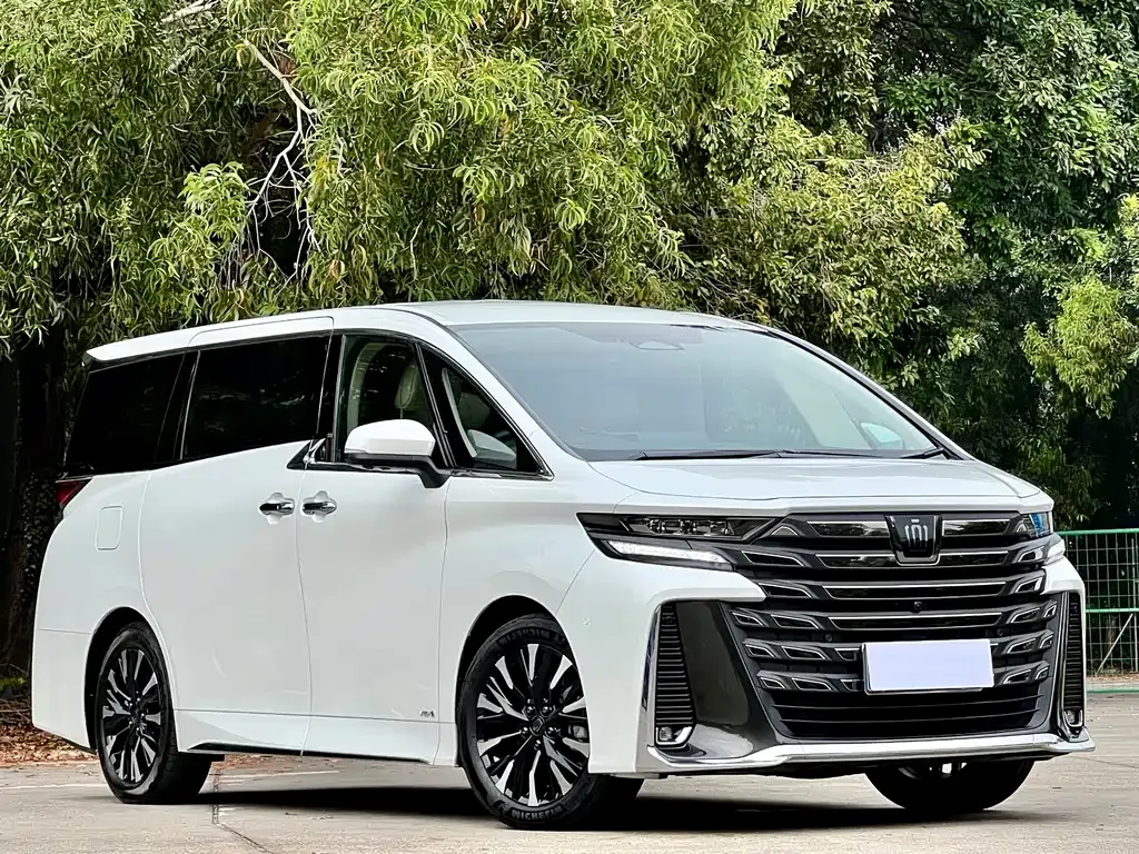 Toyota Vellfire — фото 3