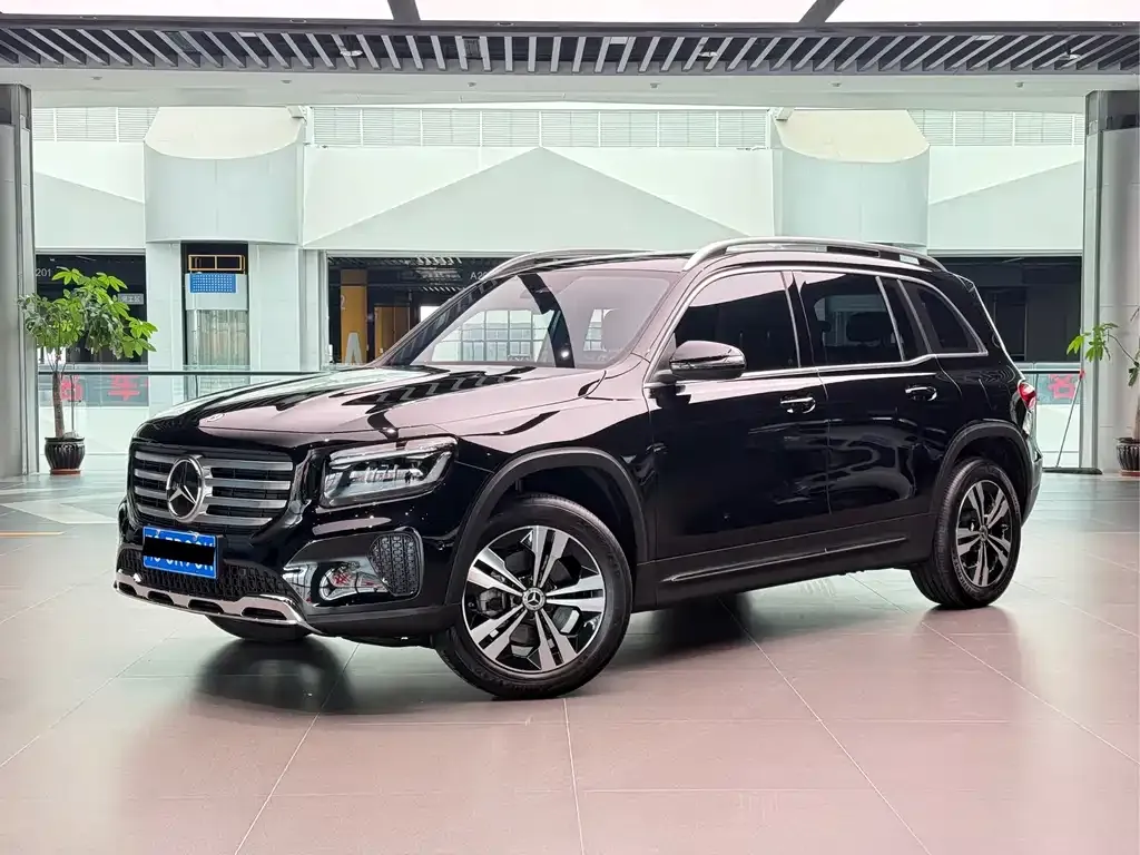 Mercedes-Benz GLB — фото 1