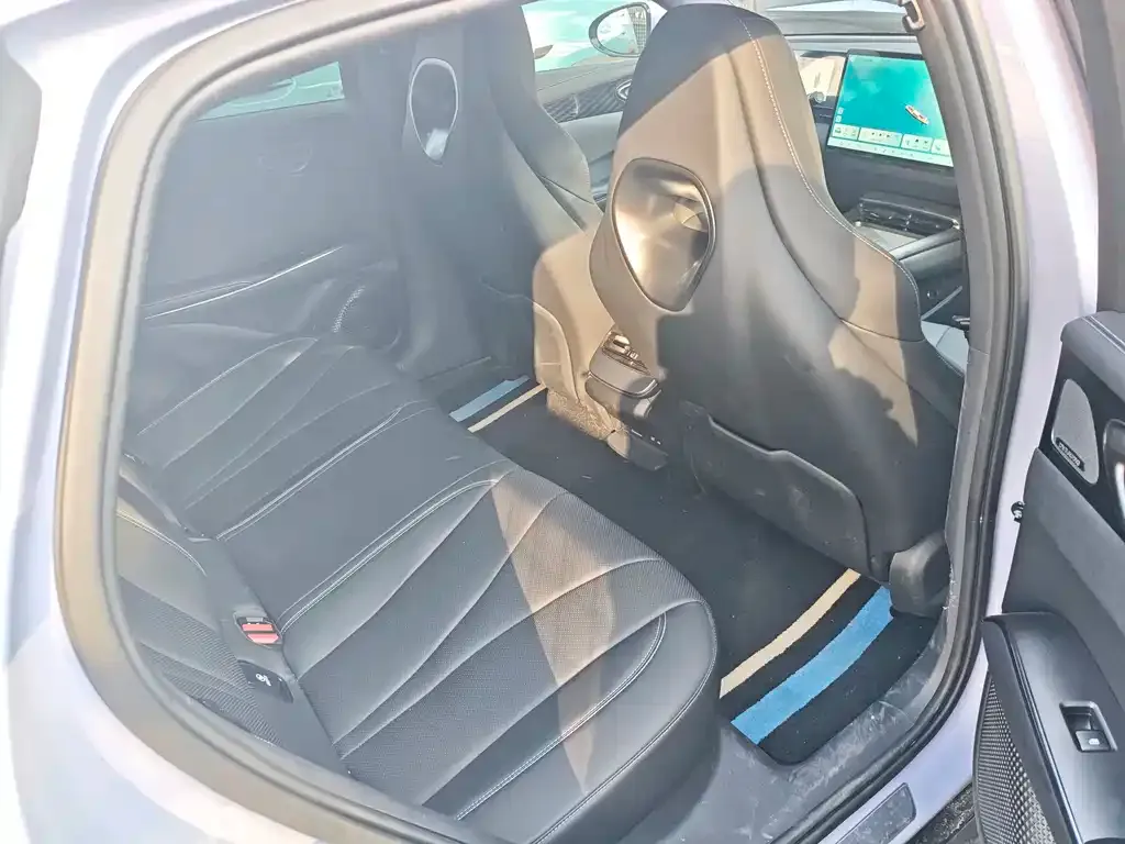 BYD Seal — фото 10