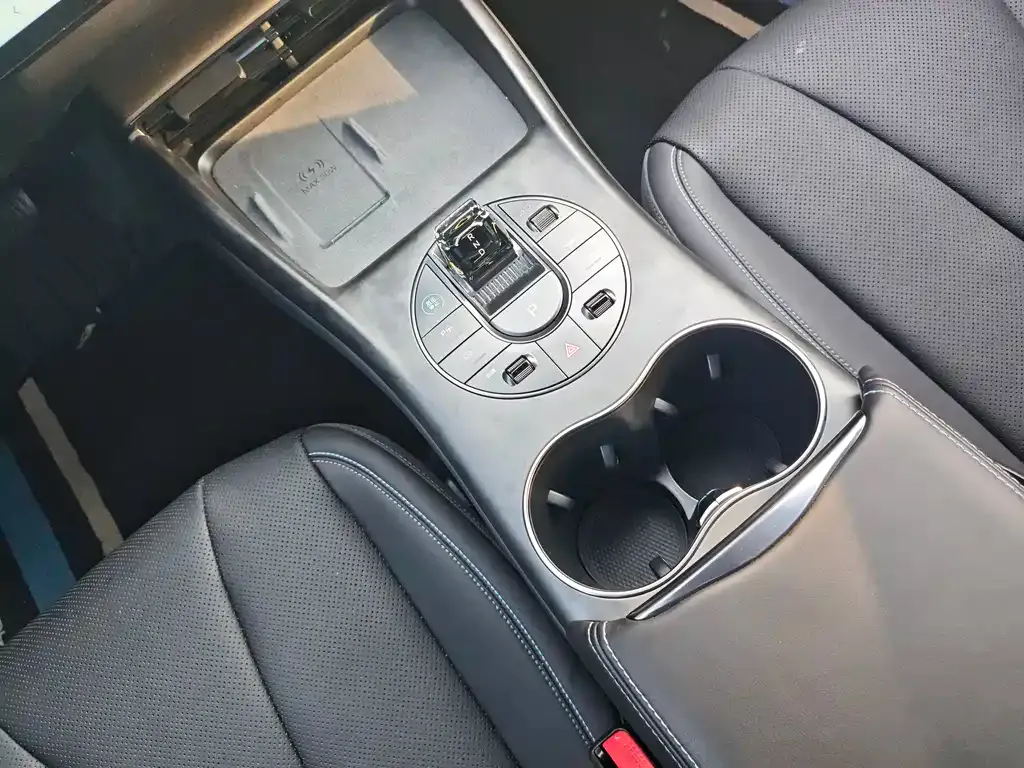 BYD Seal — фото 8