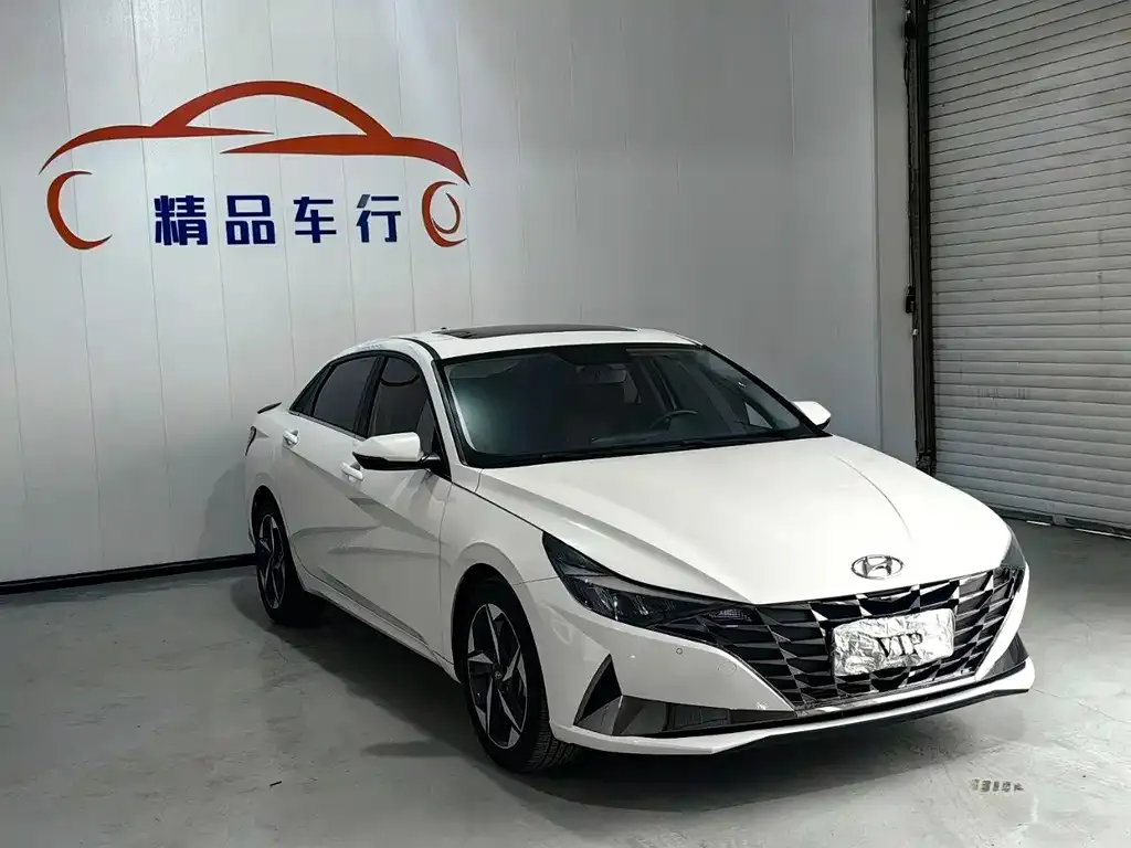 Hyundai Elantra — фото 3
