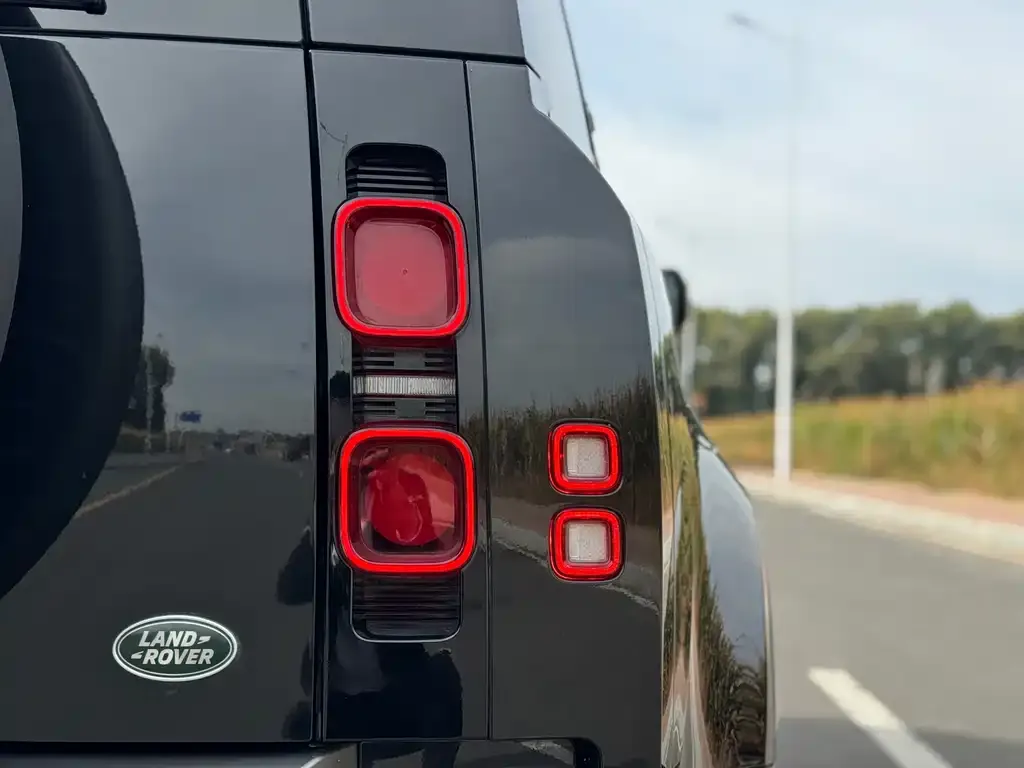 Land Rover Defender — фото 9