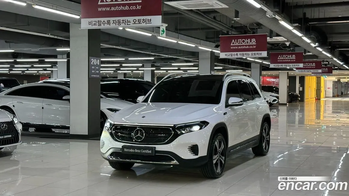 Mercedes-Benz EQB — фото 1