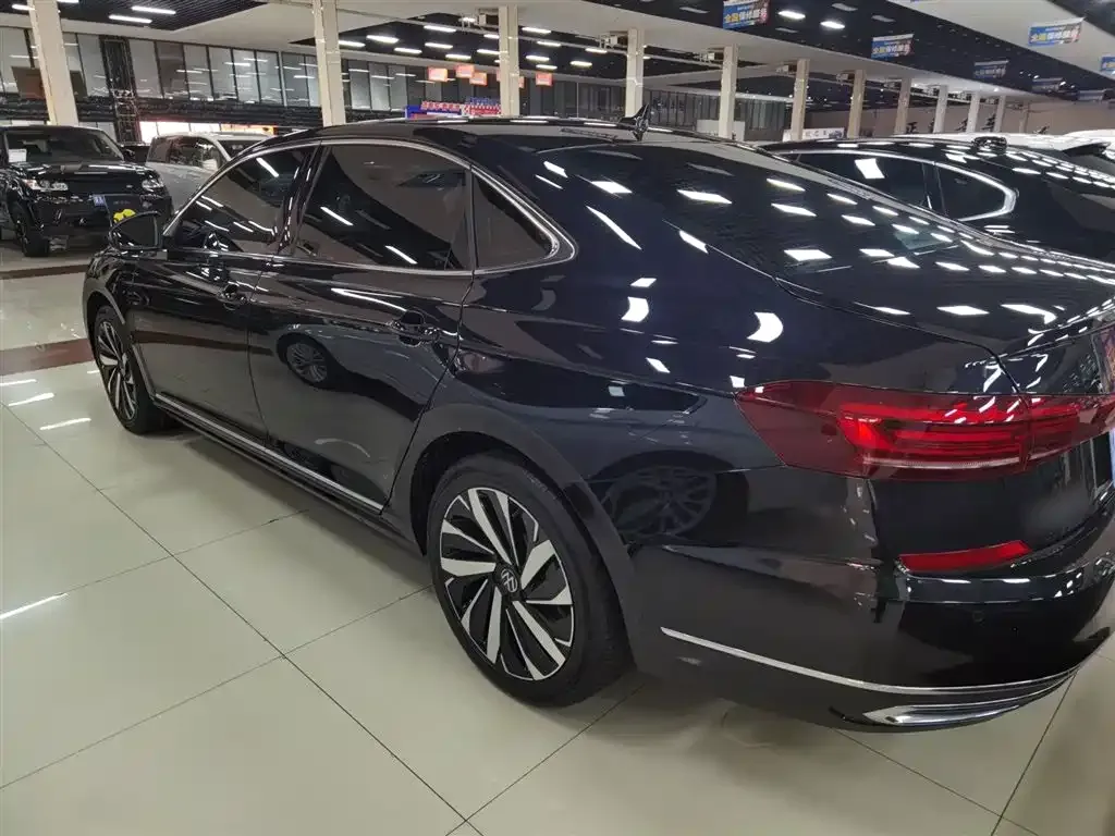 Volkswagen Passat — фото 5
