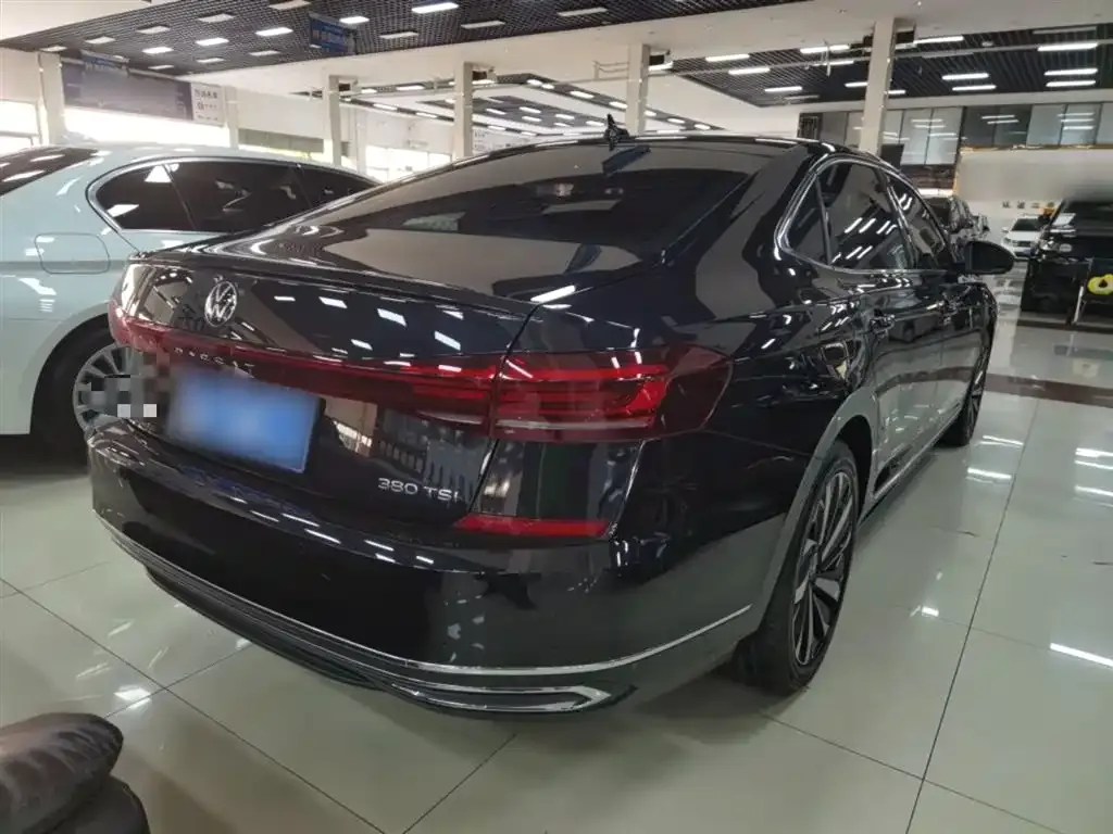 Volkswagen Passat — фото 7