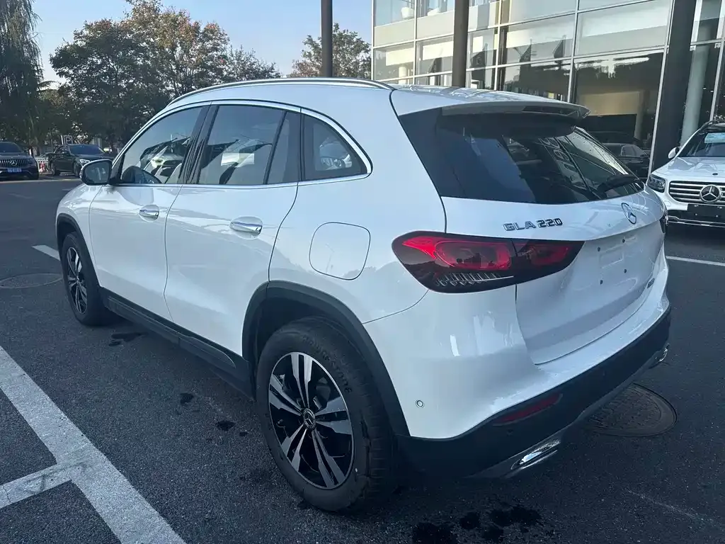 Mercedes-Benz GLA — фото 7