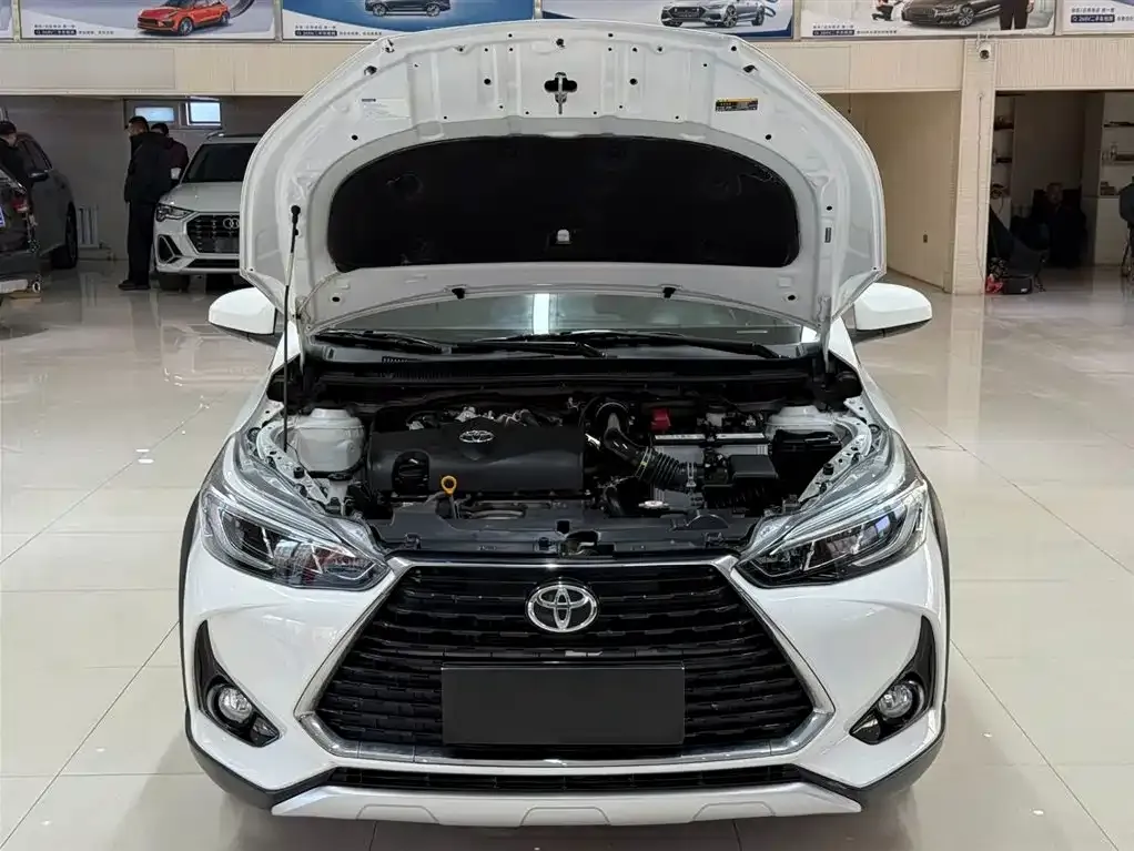 Toyota Yaris L — фото 7