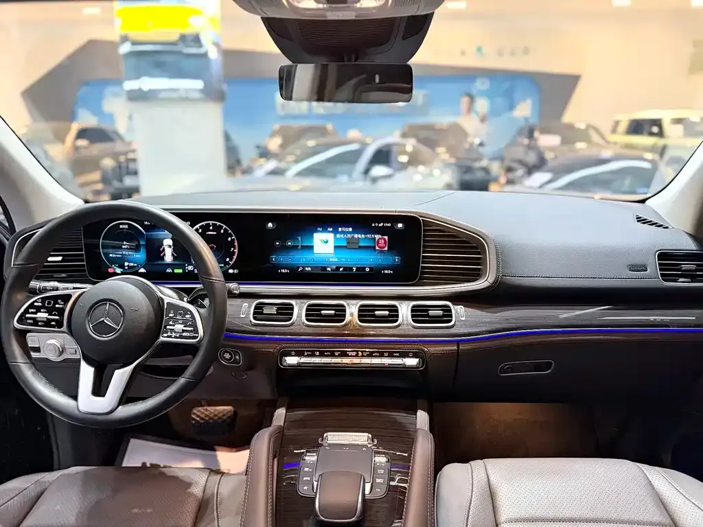 Mercedes-Benz GLS — фото 7
