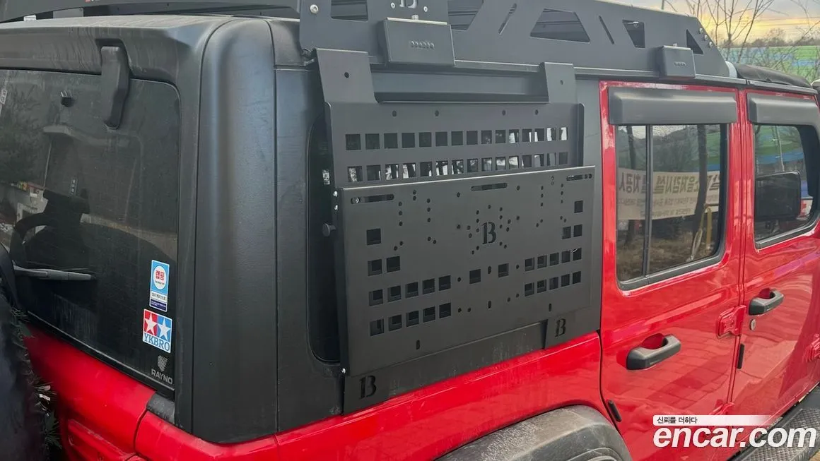 Jeep Wrangler — фото 9