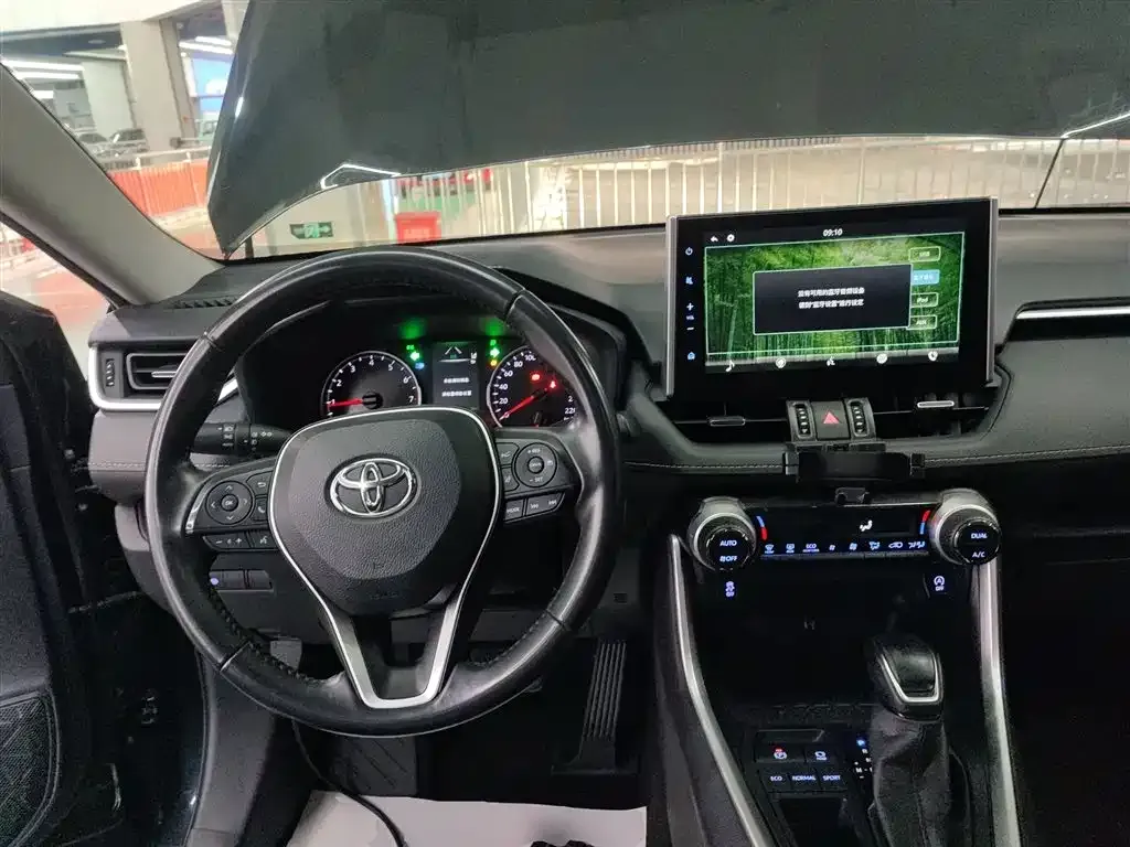 Toyota Wildlander — фото 10