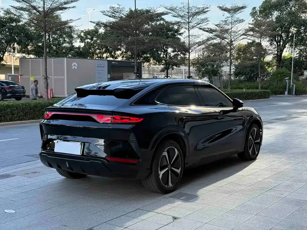 BYD L EV — фото 3