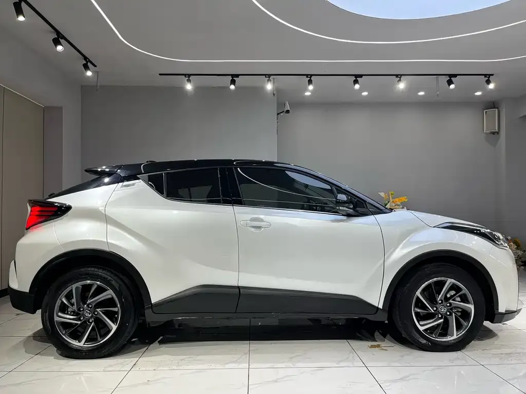 Toyota C-HR — фото 6