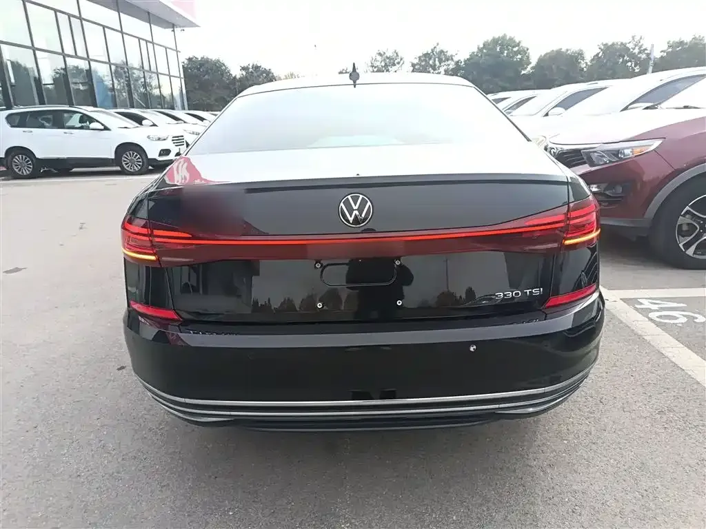 Volkswagen Passat — фото 6