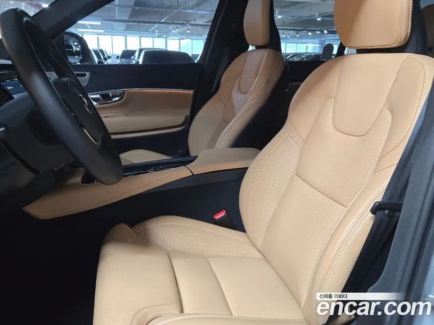 Volvo XC90 — фото 10
