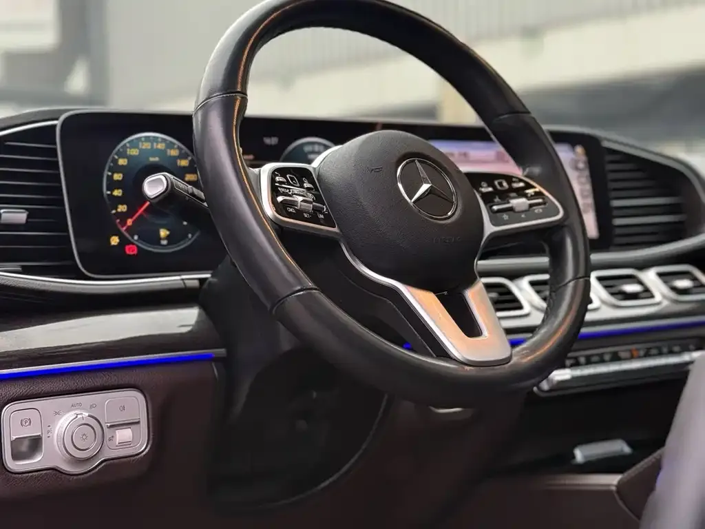 Mercedes-Benz GLE — фото 8