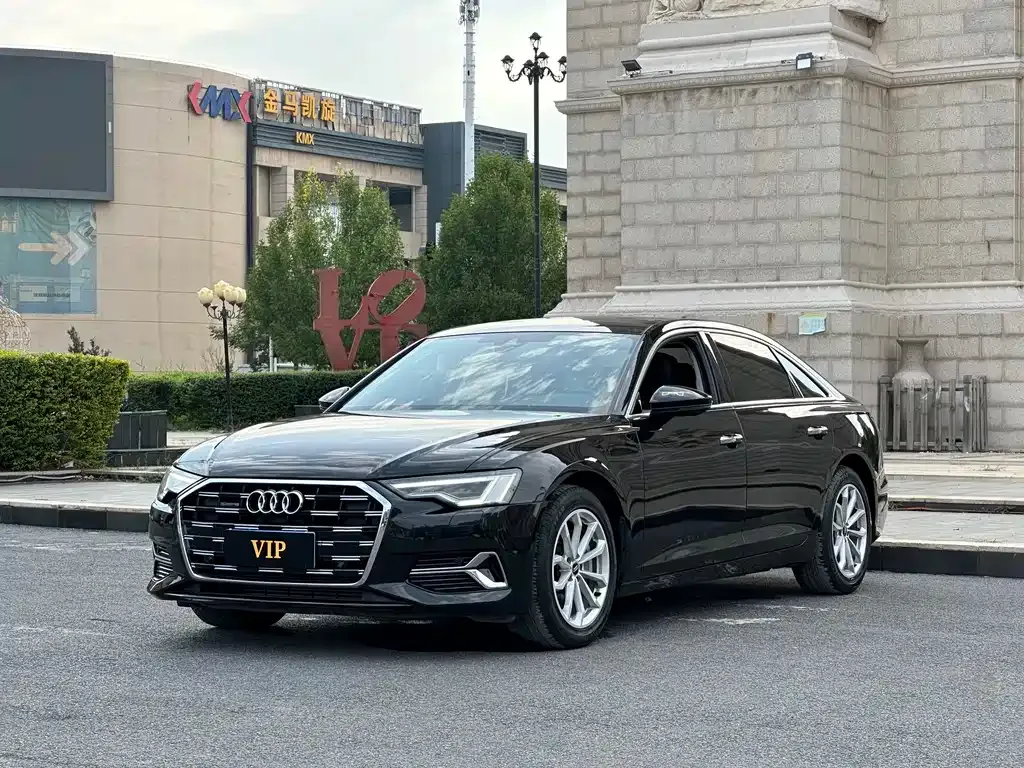 Audi A6L — фото 1