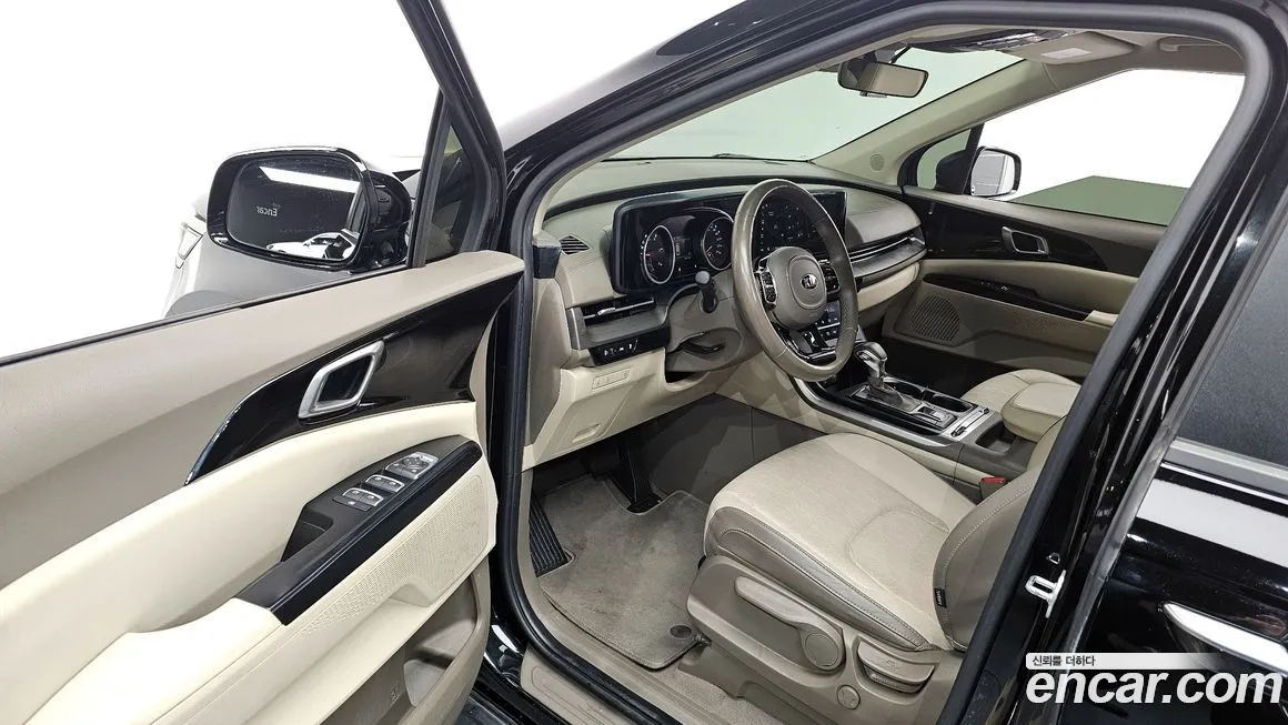 Kia Carnival — фото 10