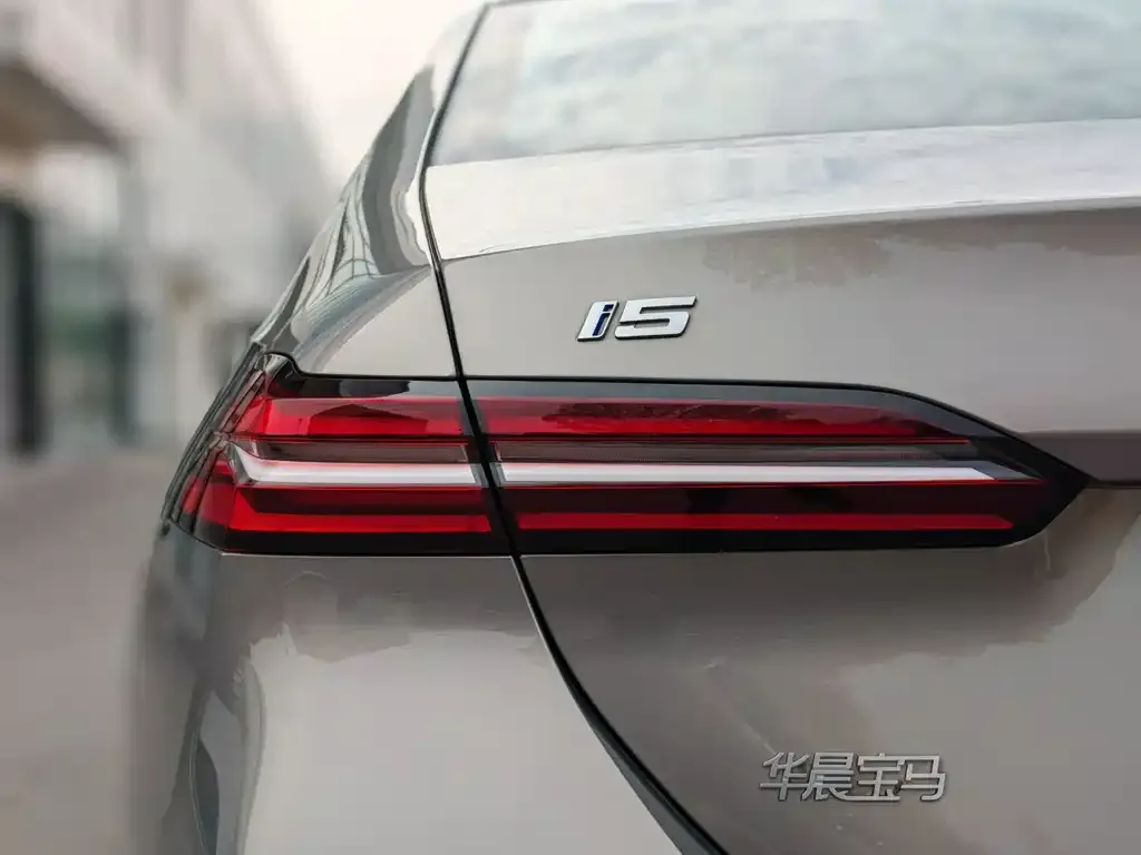 BMW i5 — фото 10
