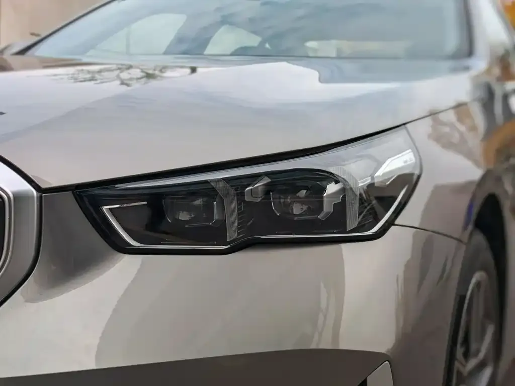 BMW i5 — фото 9