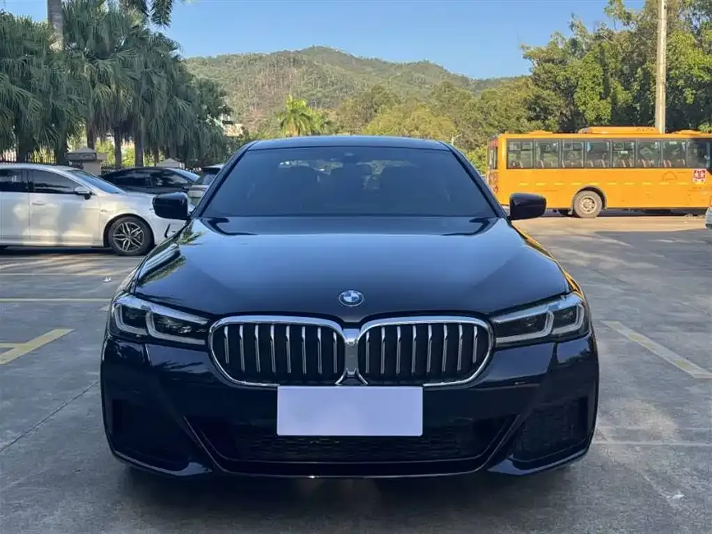 BMW 5 Series — фото 2