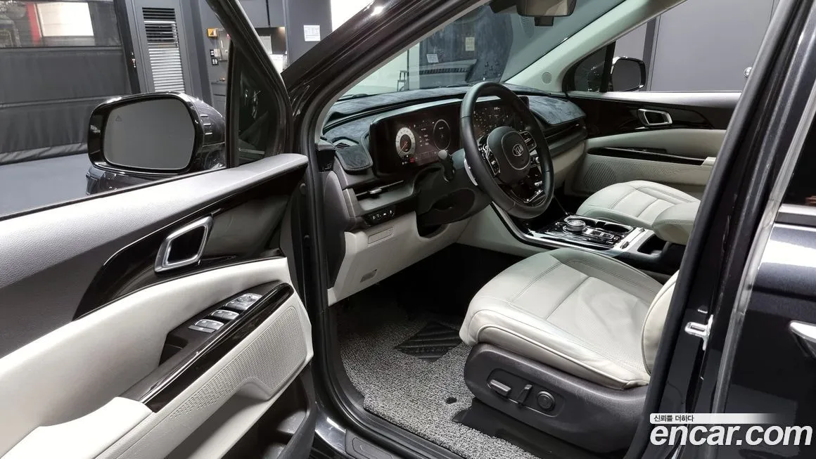 Kia Carnival — фото 10