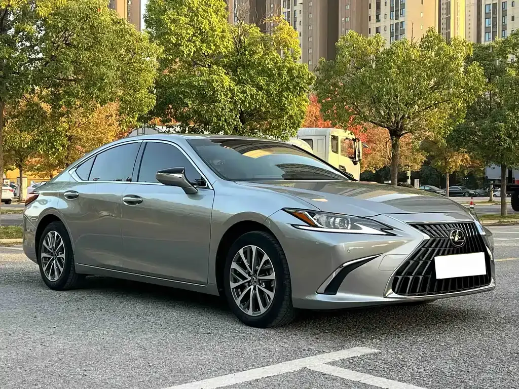 Lexus ES — фото 3