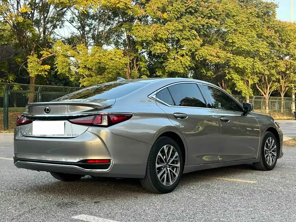 Lexus ES — фото 6