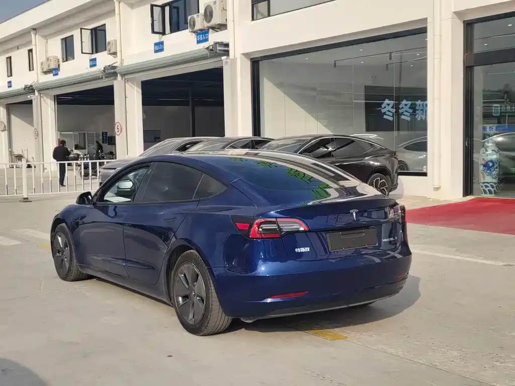 Tesla Model 3 — фото 5