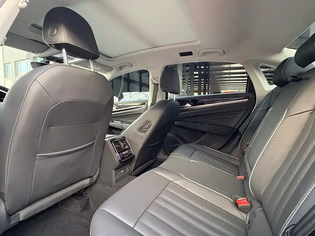 Volkswagen Passat — фото 6