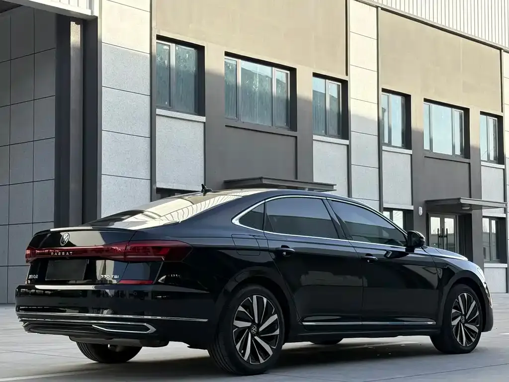 Volkswagen Passat — фото 7