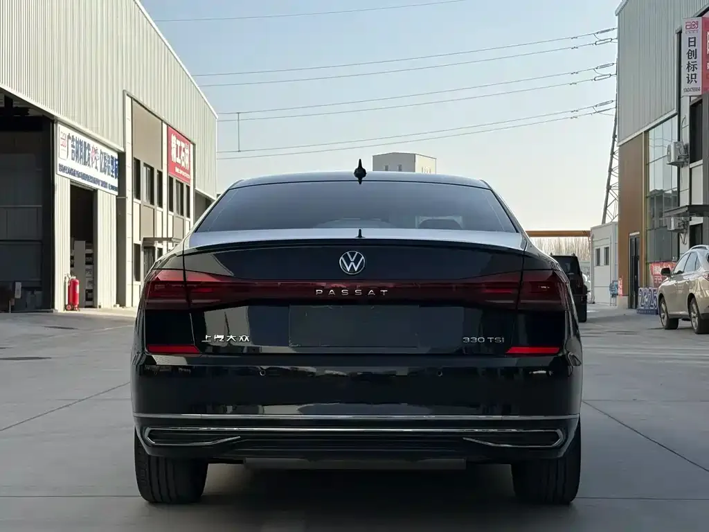 Volkswagen Passat — фото 8
