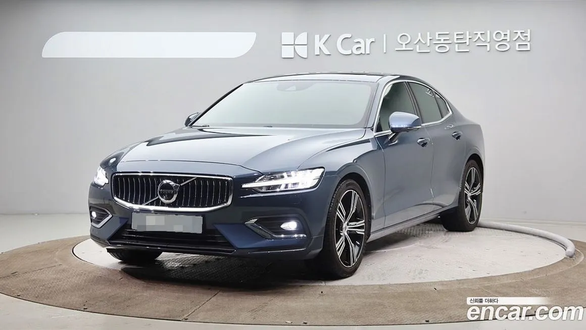 Volvo S60 — фото 1