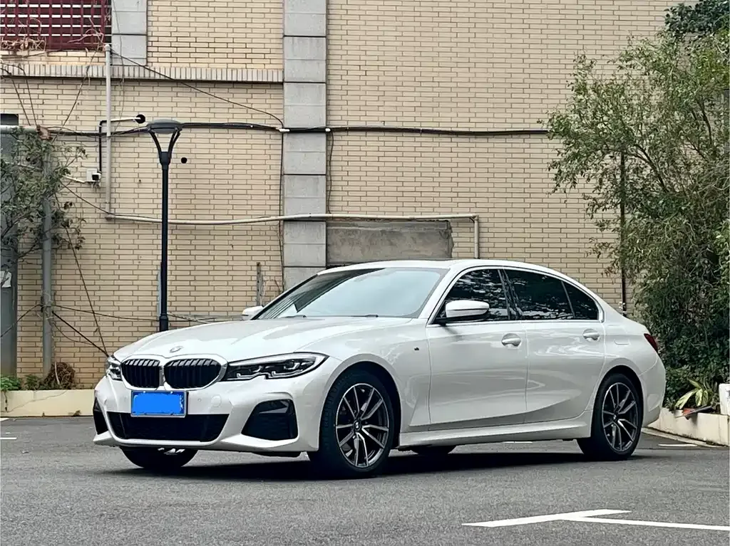 BMW 3 Series — фото 1