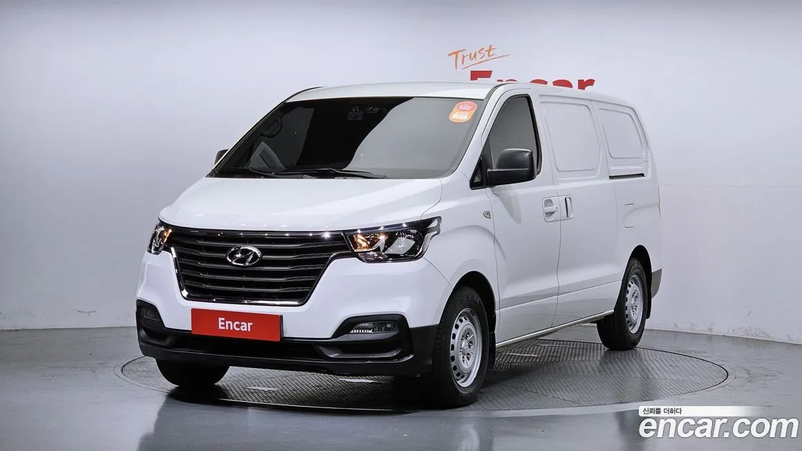 Hyundai Starex — фото 1
