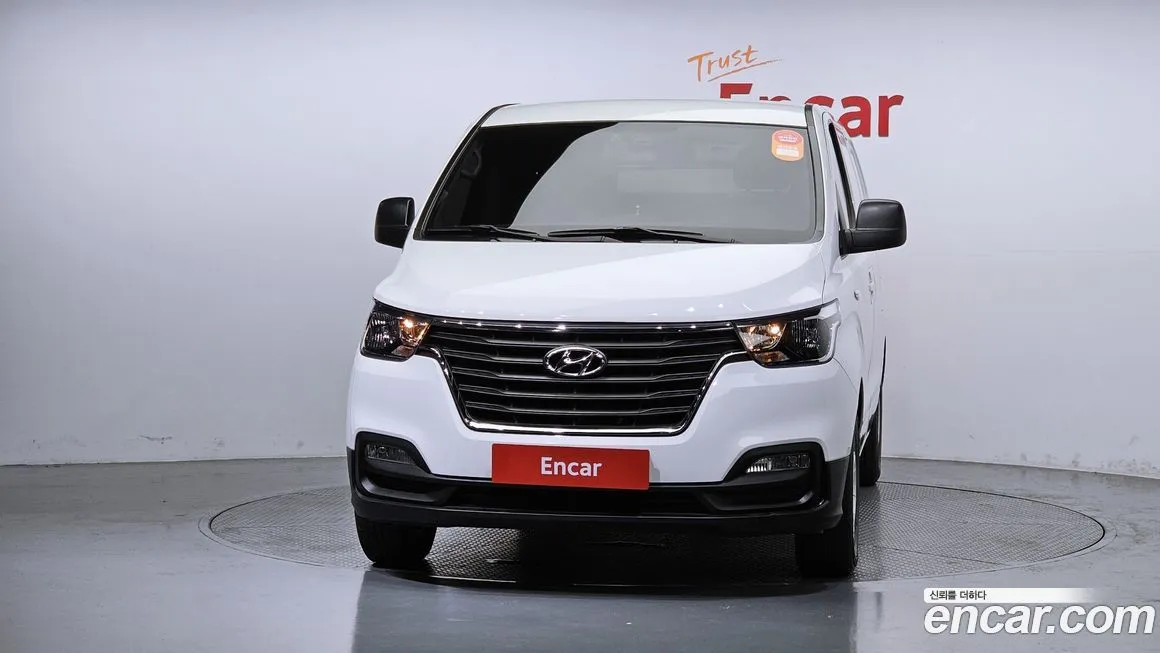 Hyundai Starex — фото 3