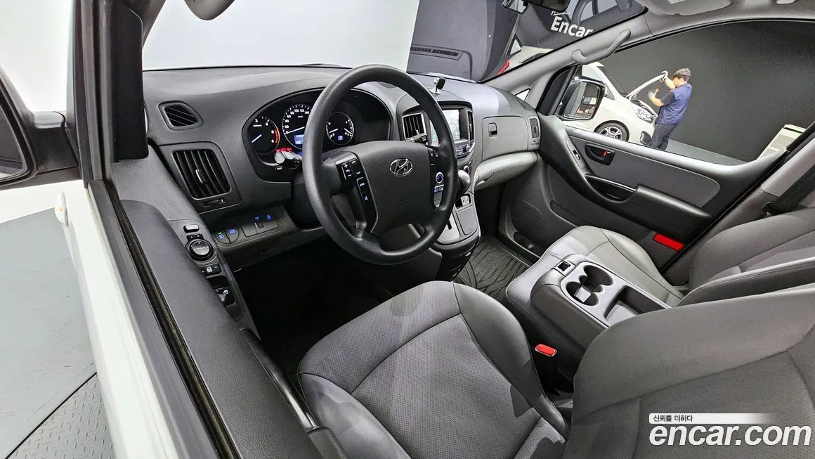 Hyundai Starex — фото 7