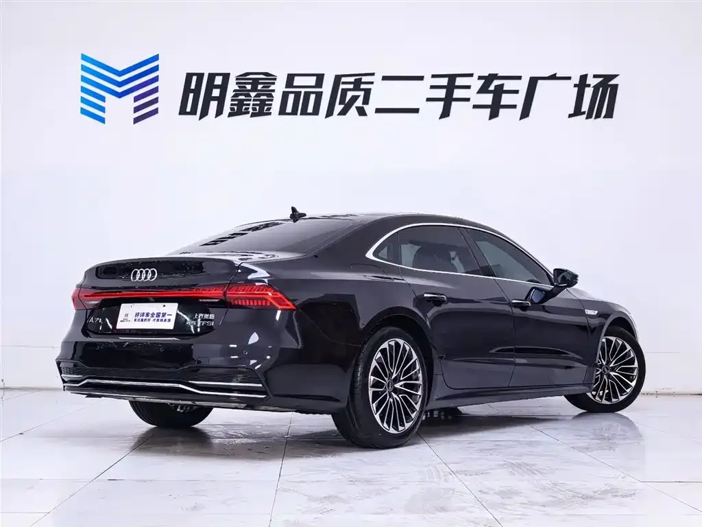 Audi A7L — фото 7