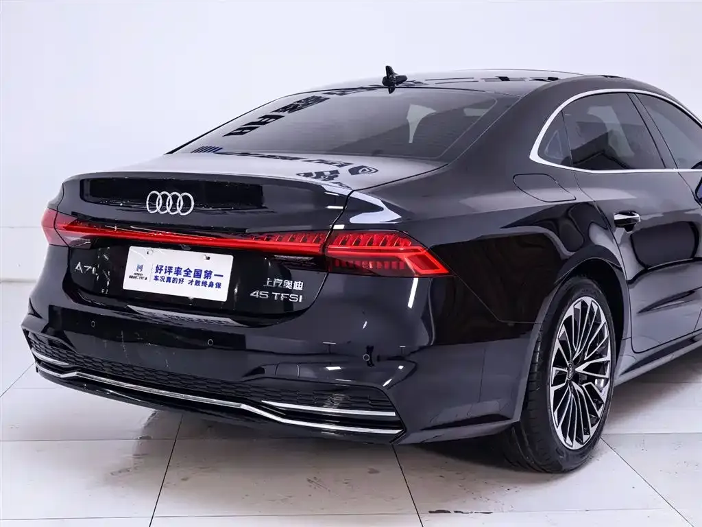 Audi A7L — фото 8