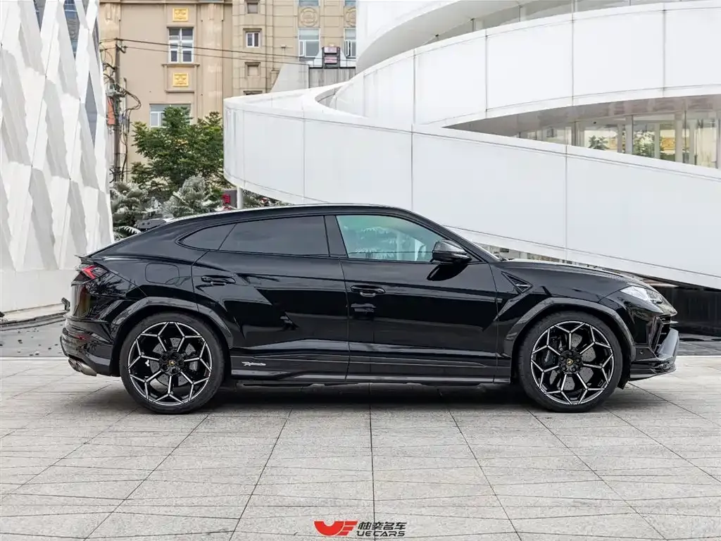 Lamborghini Urus — фото 7