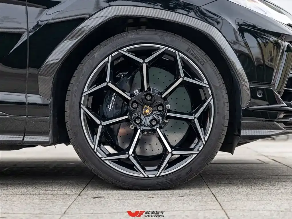Lamborghini Urus — фото 8