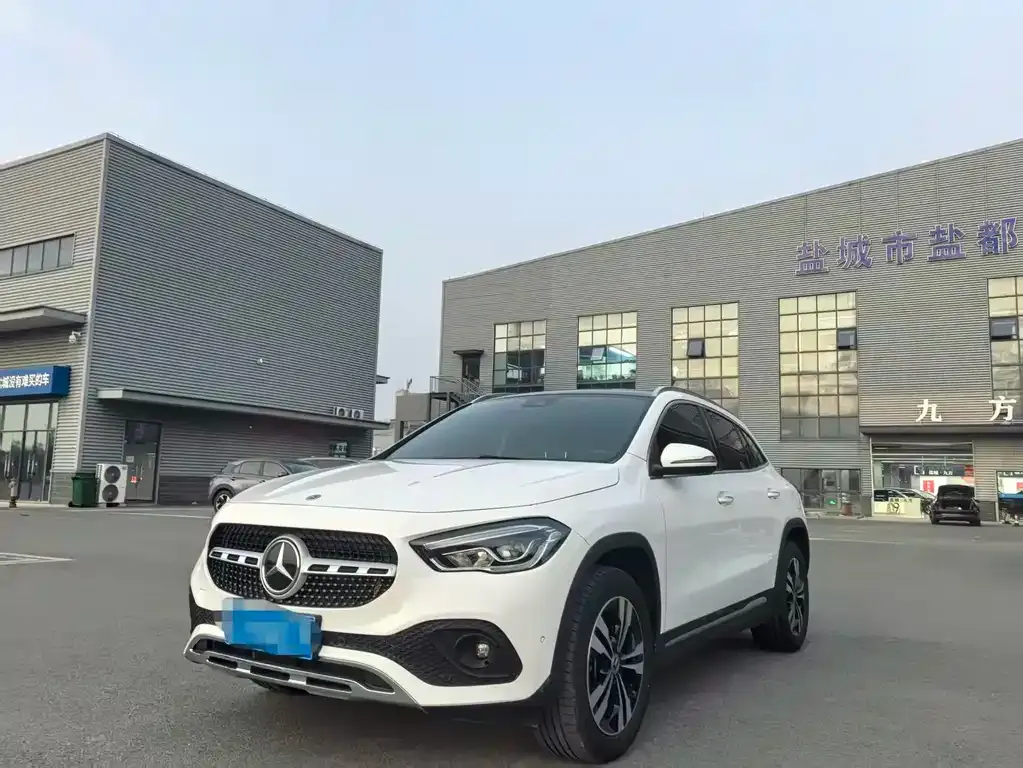 Mercedes-Benz GLA — фото 1