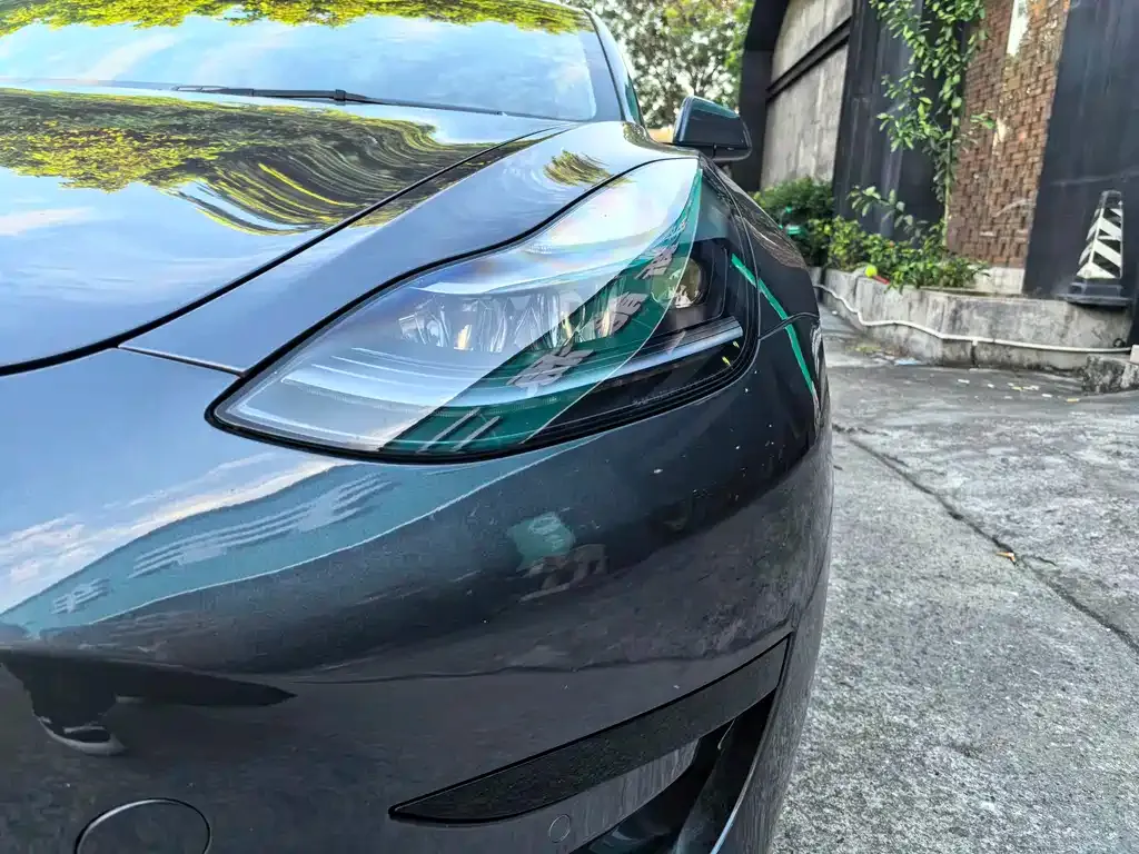 Tesla Model 3 — фото 9