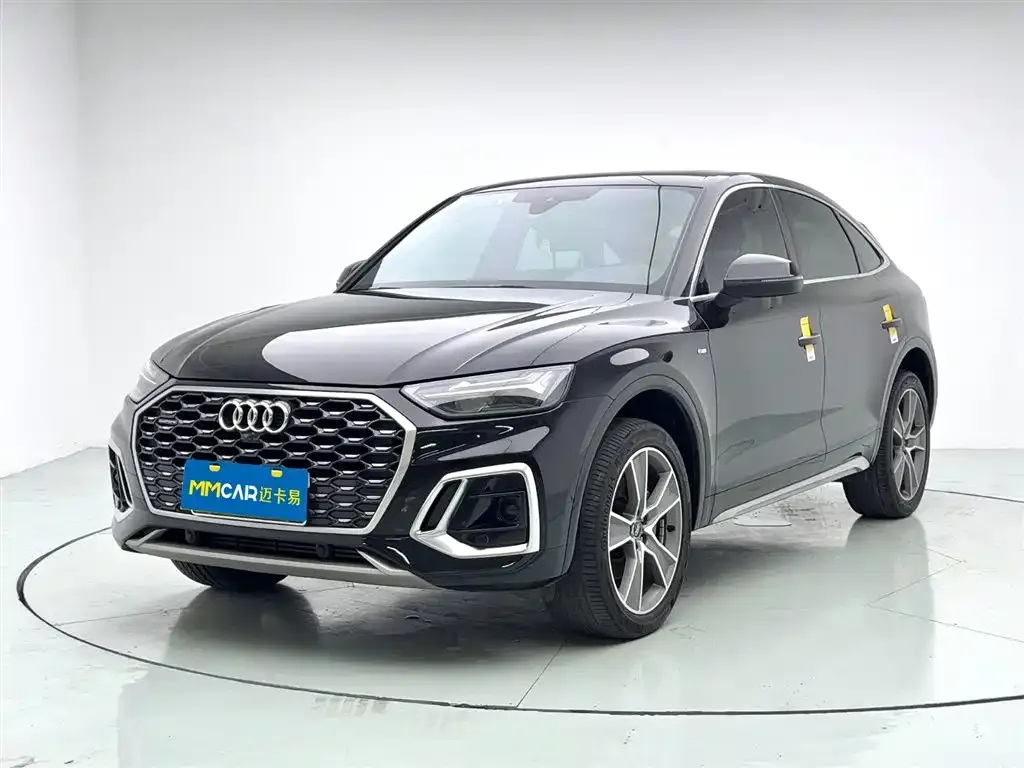 Audi Q5L Sportback — фото 1