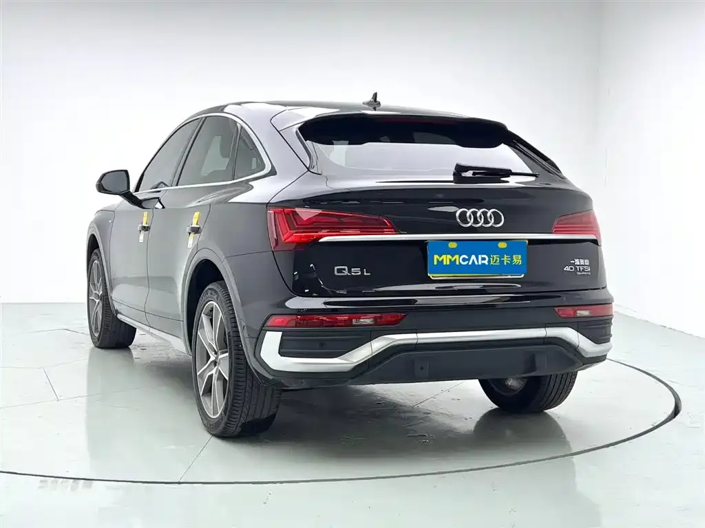 Audi Q5L Sportback — фото 4