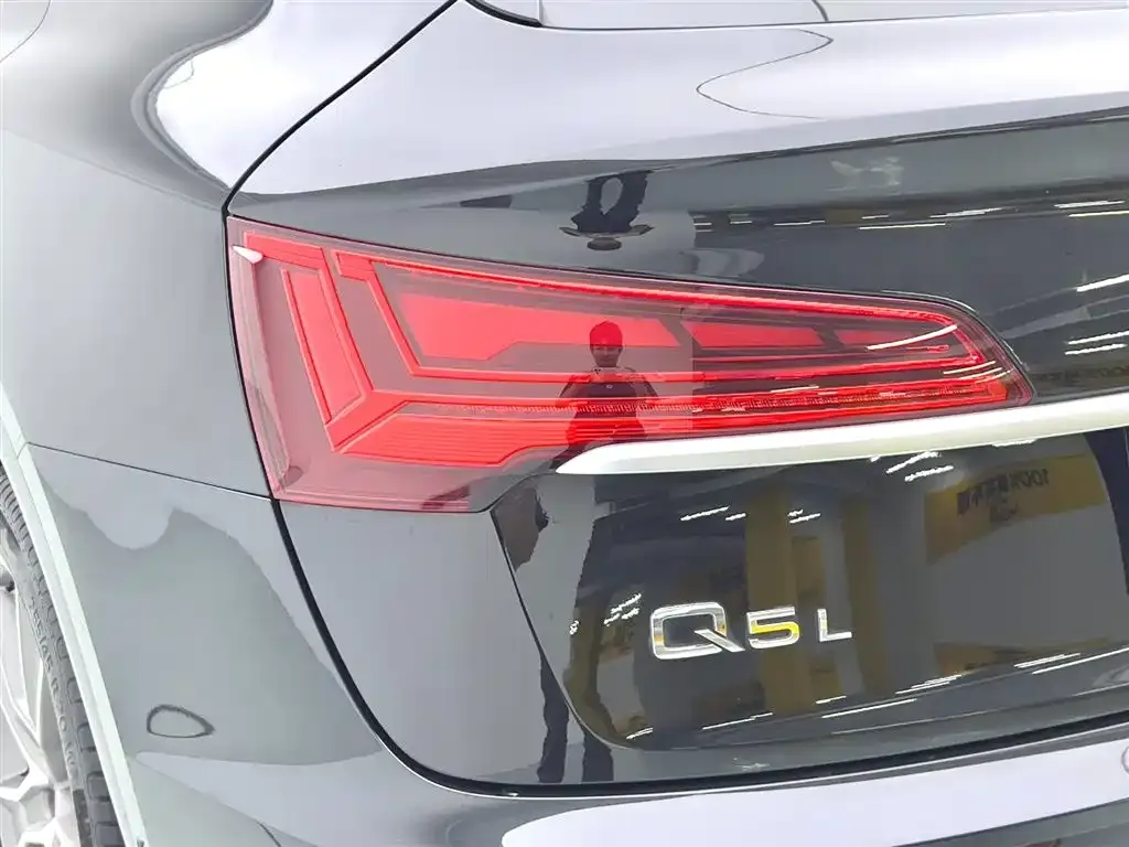 Audi Q5L Sportback — фото 7